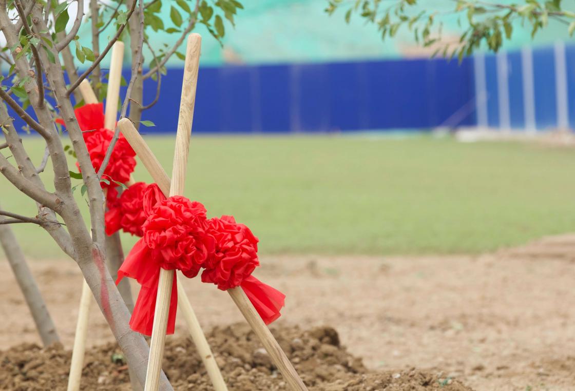 Universal Beijing Resort Holds World Environment Day "Beat Air Pollution" Themed Team Member Activity